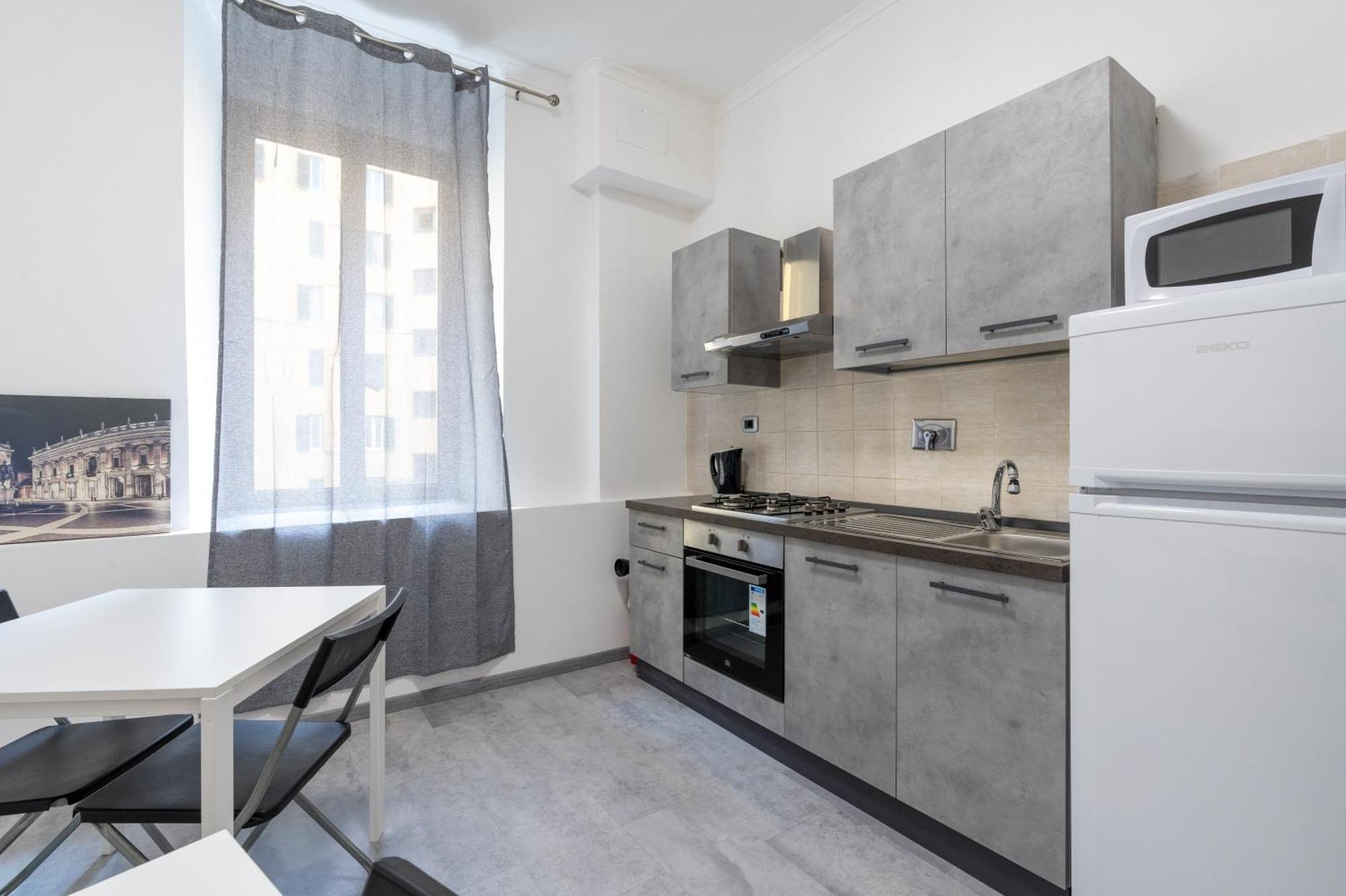 Amazing Apartment Near To Colosseo And Subway Roma Eksteriør bilde