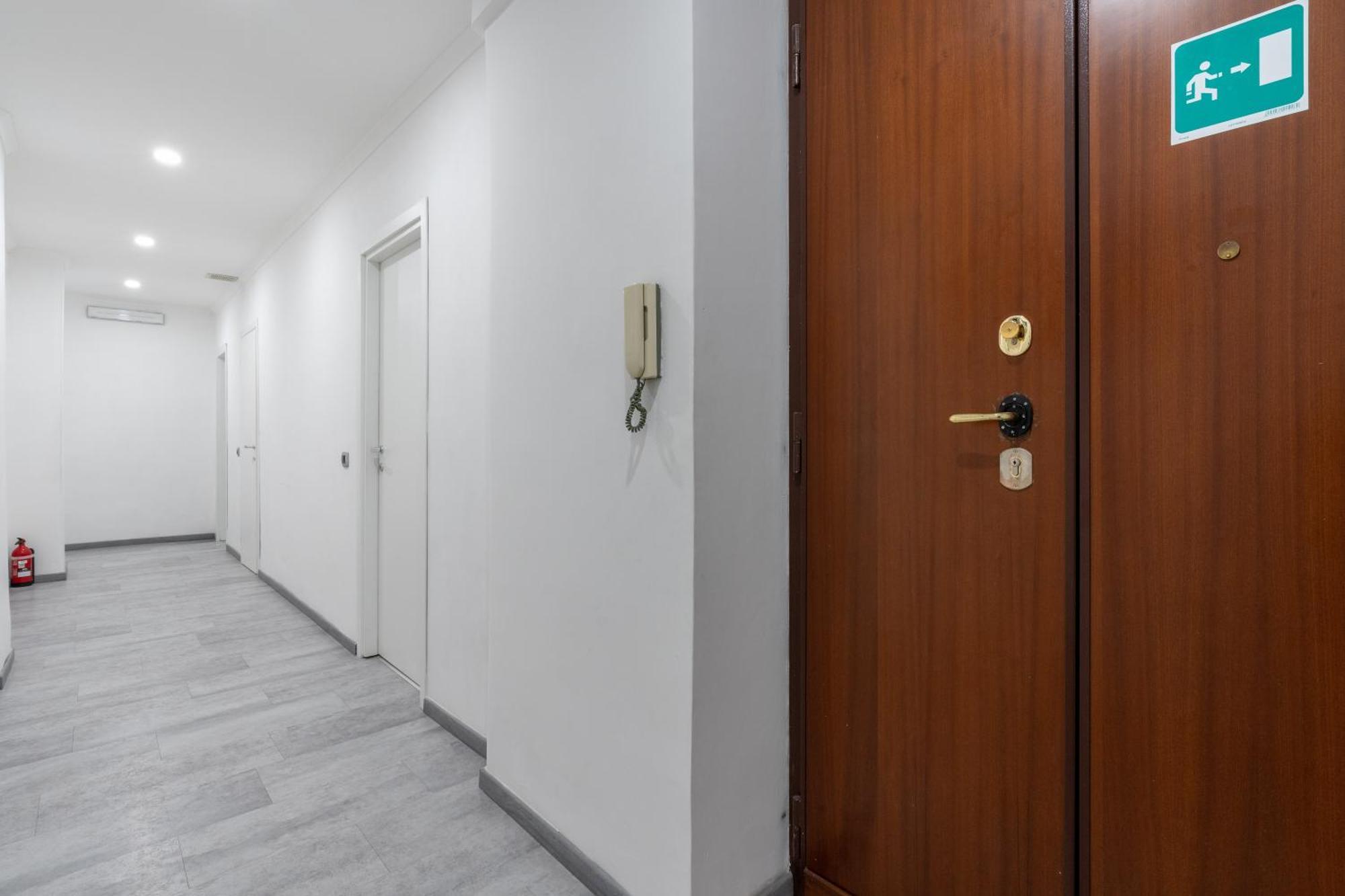 Amazing Apartment Near To Colosseo And Subway Roma Eksteriør bilde