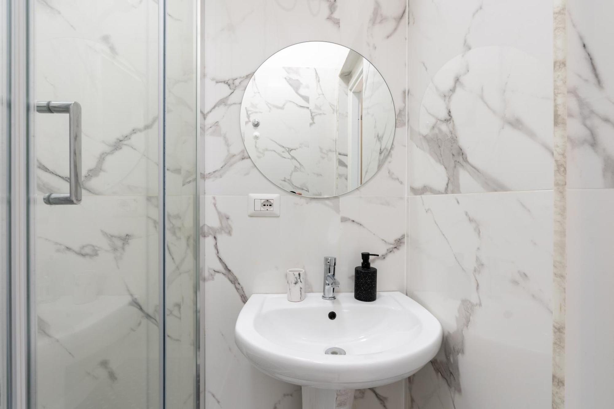 Amazing Apartment Near To Colosseo And Subway Roma Eksteriør bilde
