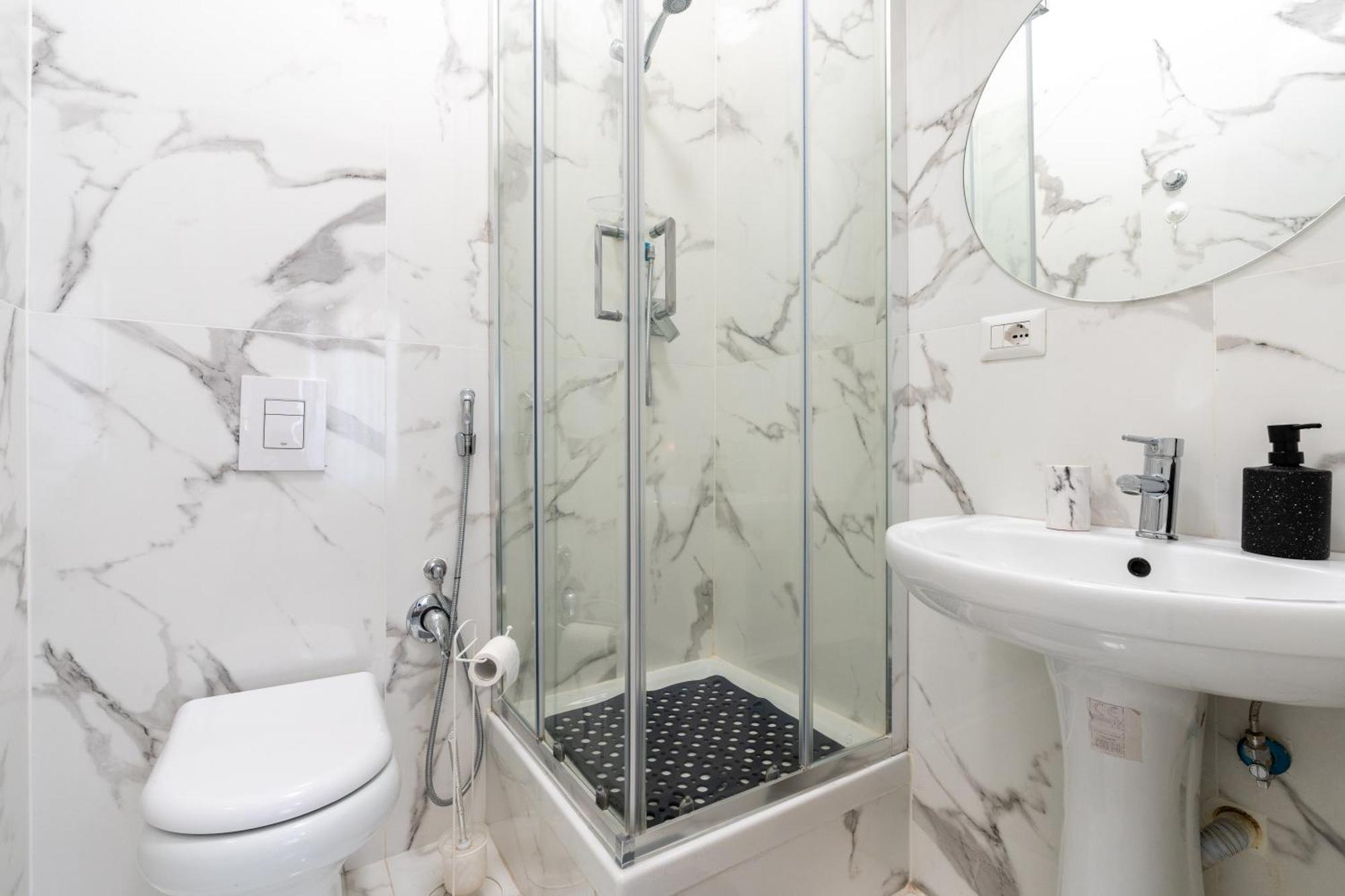 Amazing Apartment Near To Colosseo And Subway Roma Eksteriør bilde