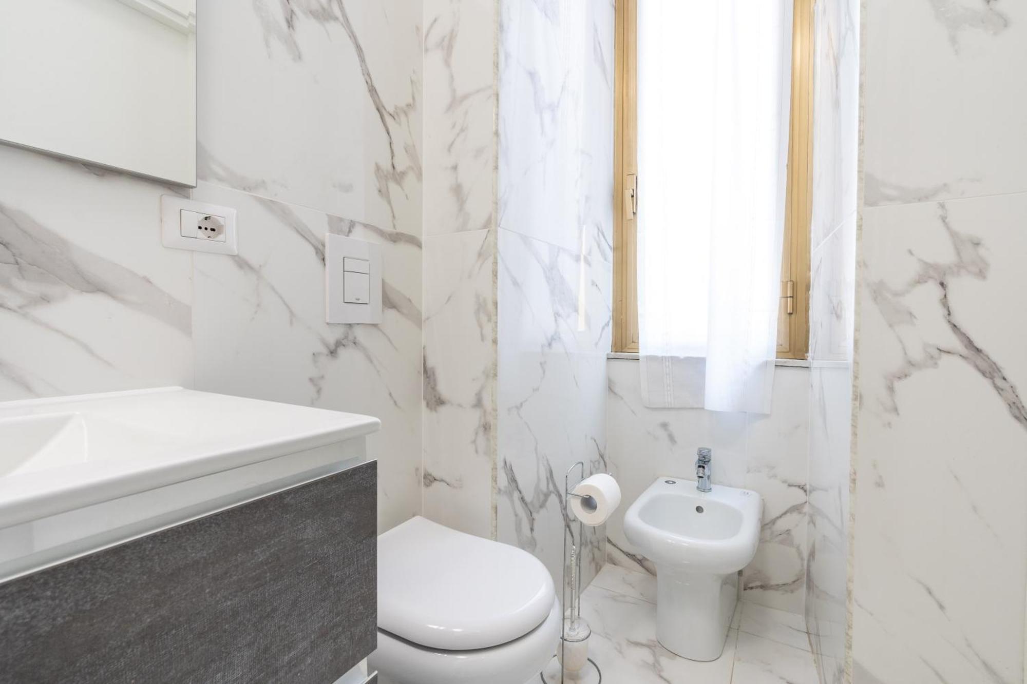 Amazing Apartment Near To Colosseo And Subway Roma Eksteriør bilde