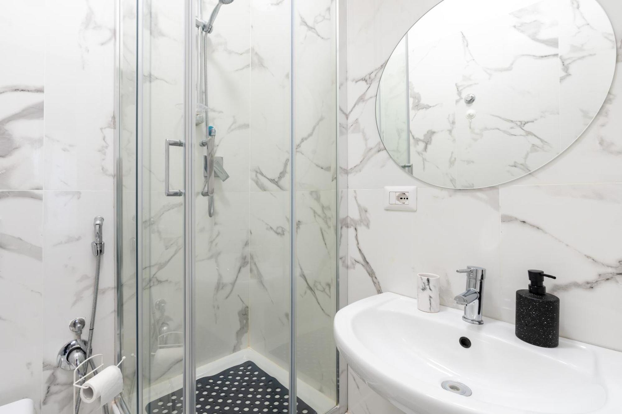 Amazing Apartment Near To Colosseo And Subway Roma Eksteriør bilde