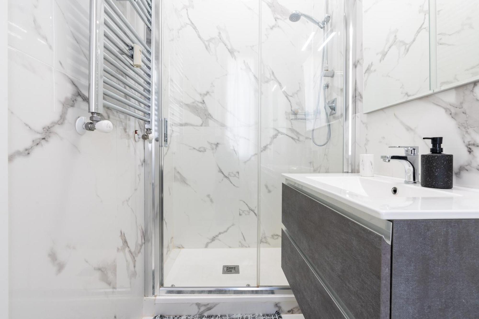 Amazing Apartment Near To Colosseo And Subway Roma Eksteriør bilde